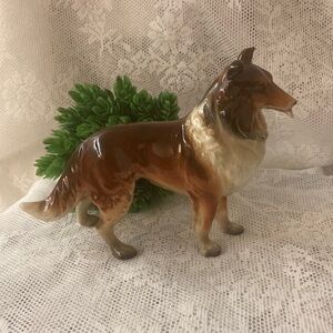 Vintage “Lassie” Rough Collie dog figurine. Made in Japan. Excellent condition